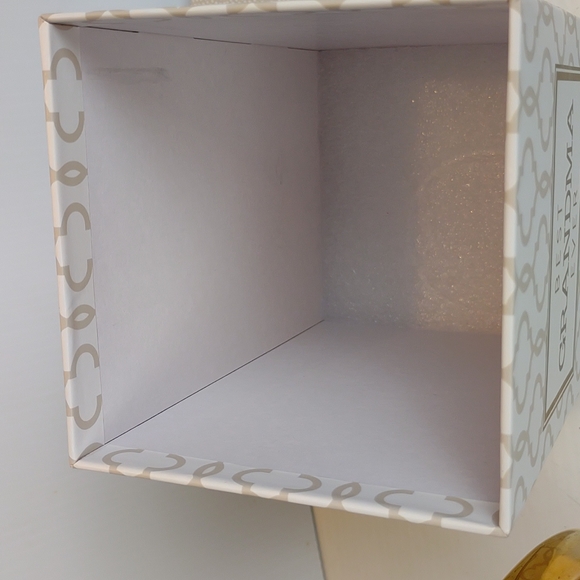 "Best Grandma Ever" Ceramic Travel Cup With Decorative Box - Picture 11 of 15